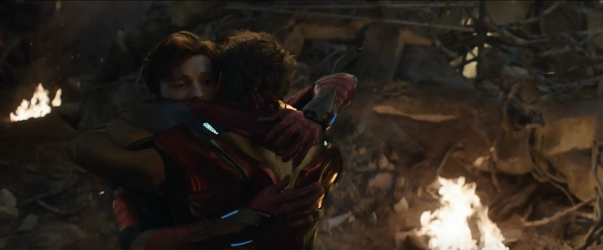 Ae spider man est reuni avec iron man