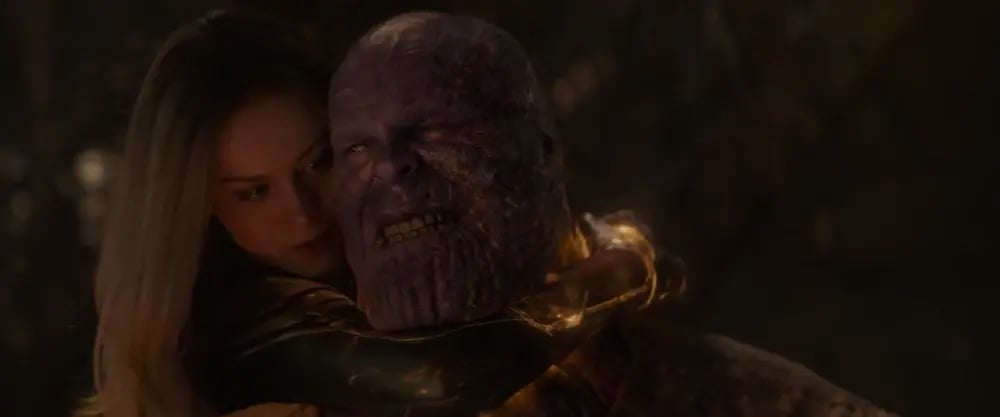 Ae thanos interroge par captain marvel