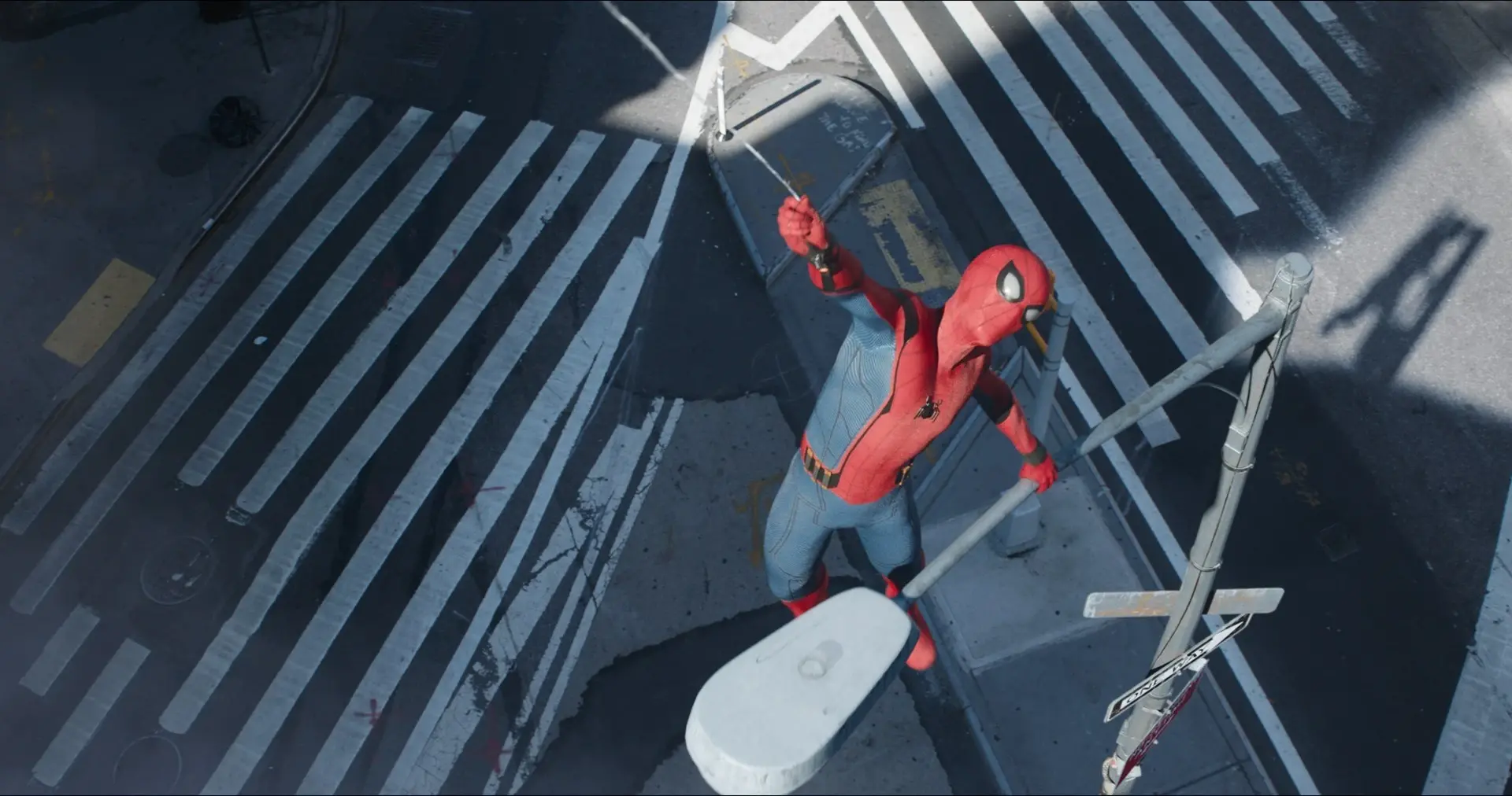 Aiw spider man tente de secourir docteur strange