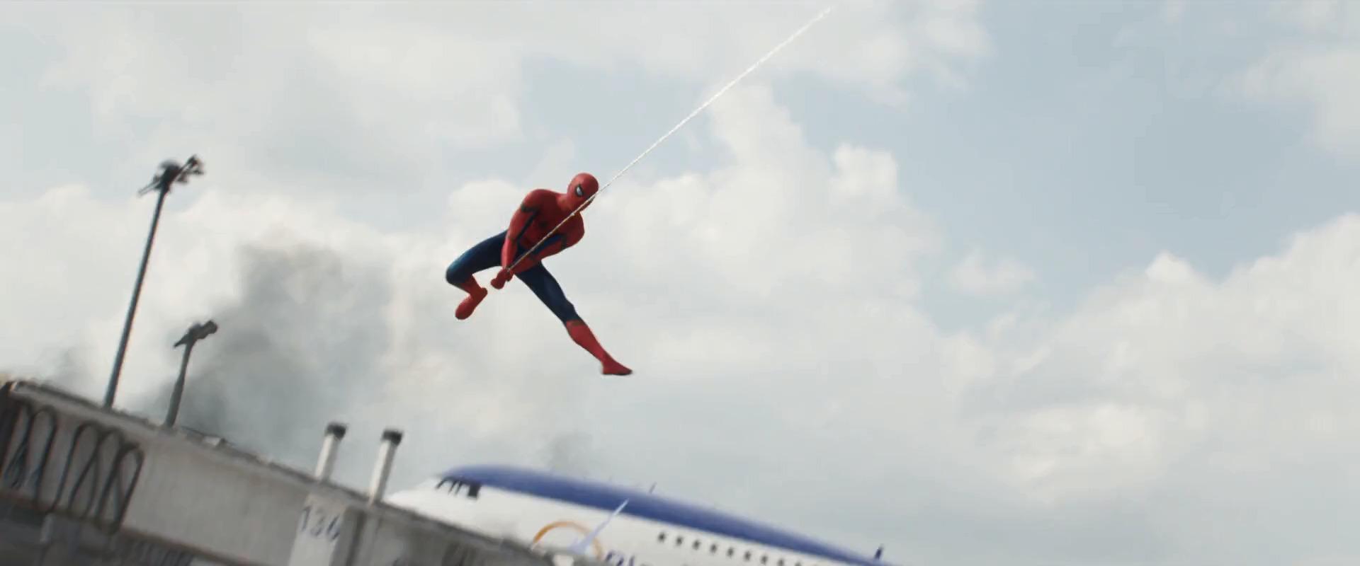 Cacw spider man se balance dans les airs