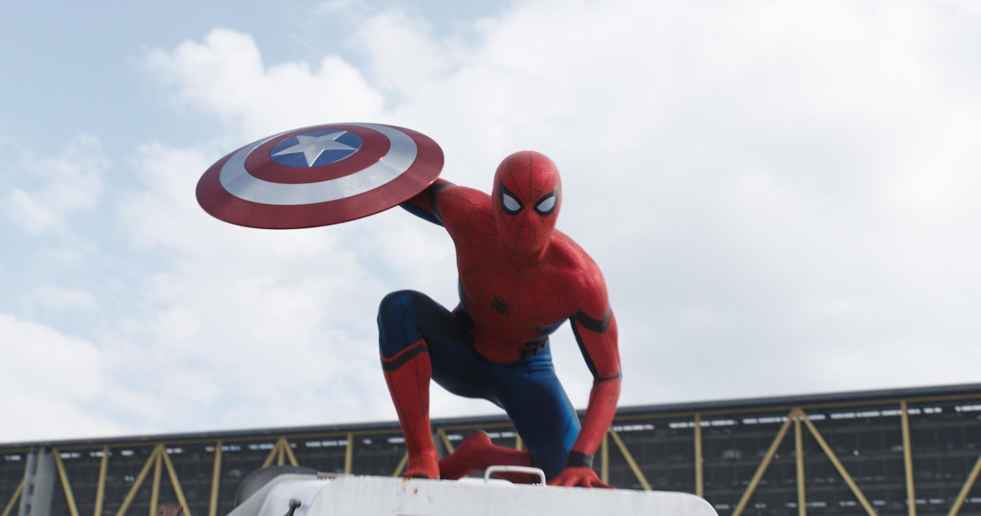 Cacw spider man subtilise le bouclier de captain america