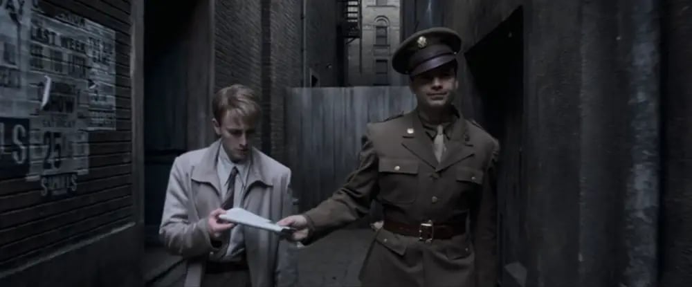 Catfa rogers et barnes dans la ruelle
