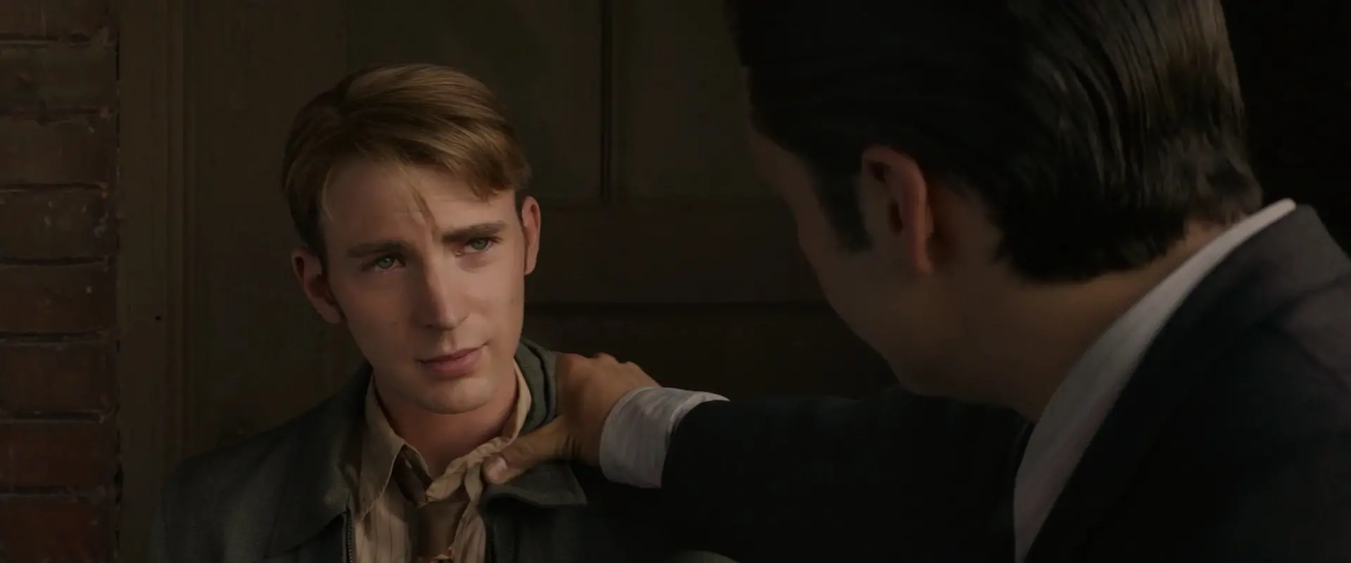 Catws rogers est reconforte par bucky barnes