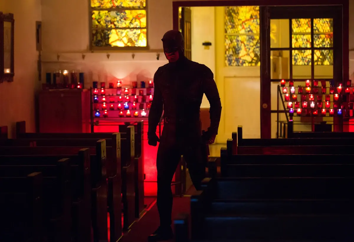 Dd 201 daredevil traque un malfrat dans une eglise