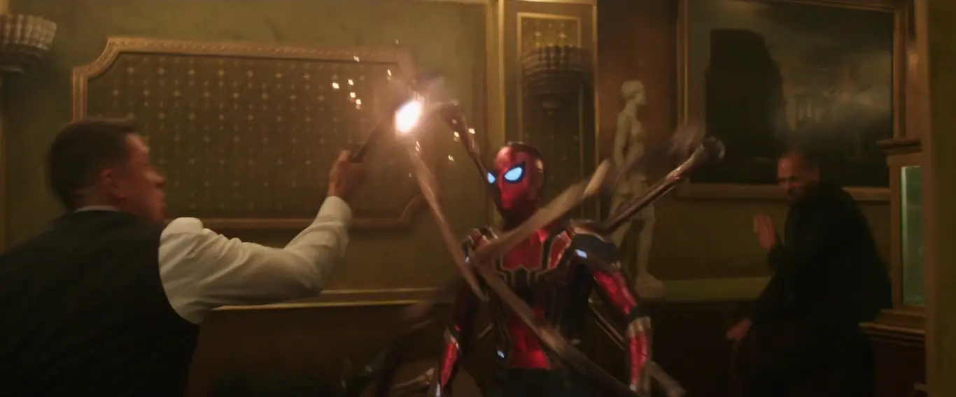 Smffh lcdp spider man attaque les criminels avec son armure