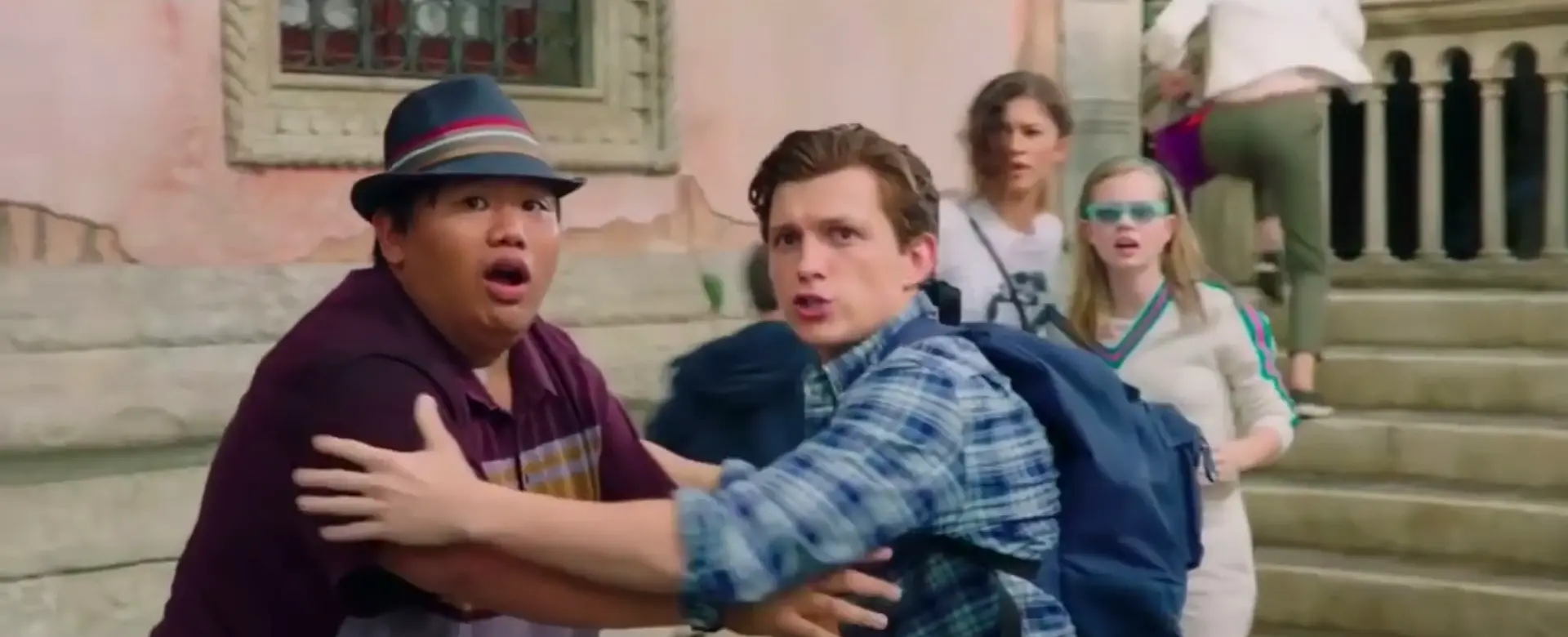 Smffh parker demande a ned leeds de se mettre a l abri