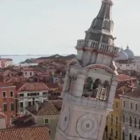 Smffh parker empeche un edifice de s effondrer