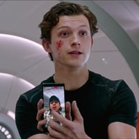 Smffh parker retrouve ses amis a londres