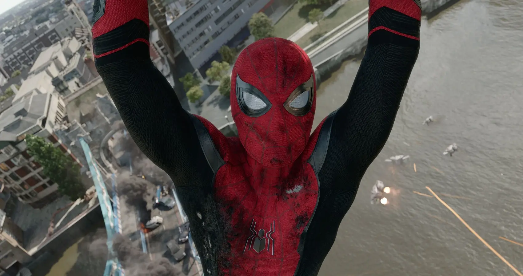 Smffh spider man accroche a un drone