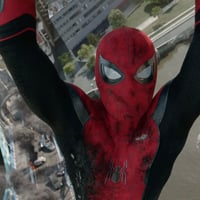 Smffh spider man accroche a un drone