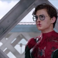 Smffh spider man rappelle tous les drones