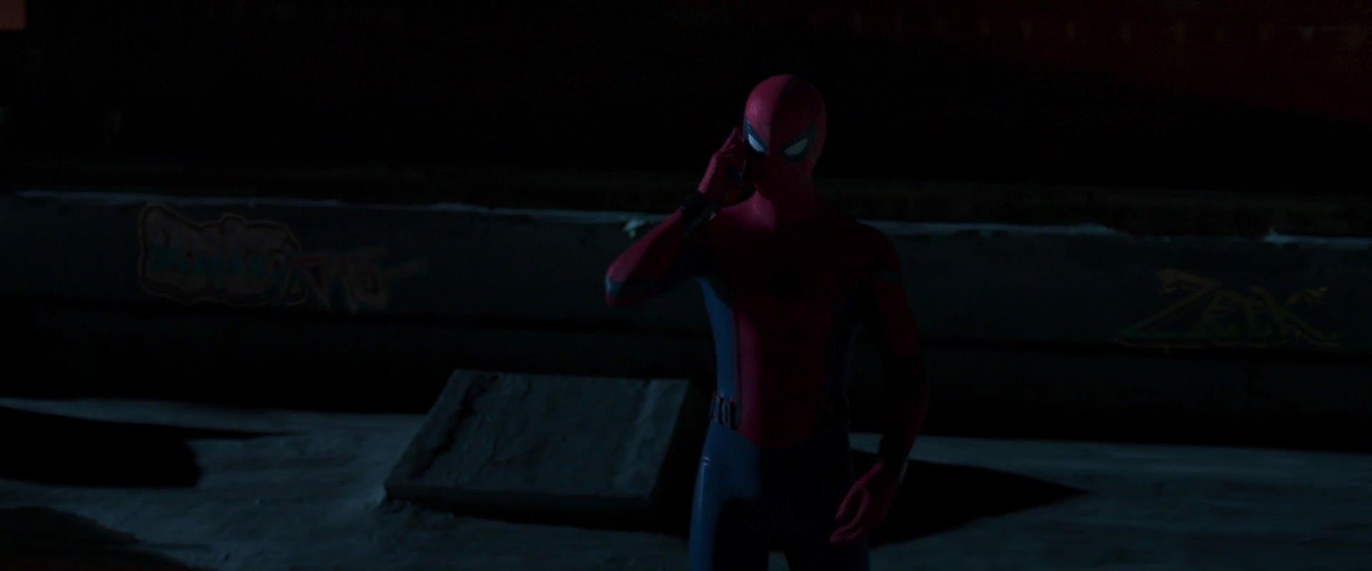 Smh parker discute au telephone avec happy hogan
