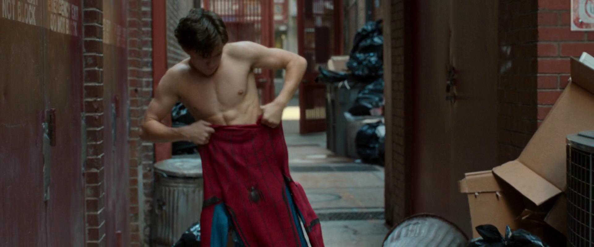 Smh parker met son costume de spider man