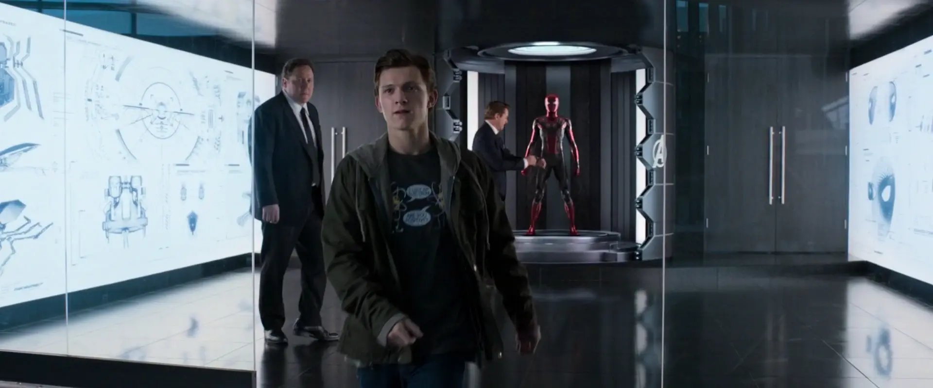 Smh parker quitte le complexe des avengers