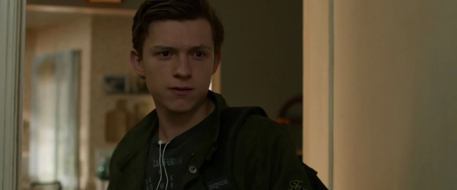 Smh parker retrouve son costume de spider man