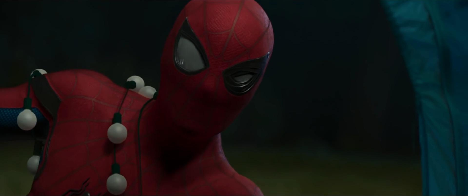 Smh spider man atterit dans le voisinage