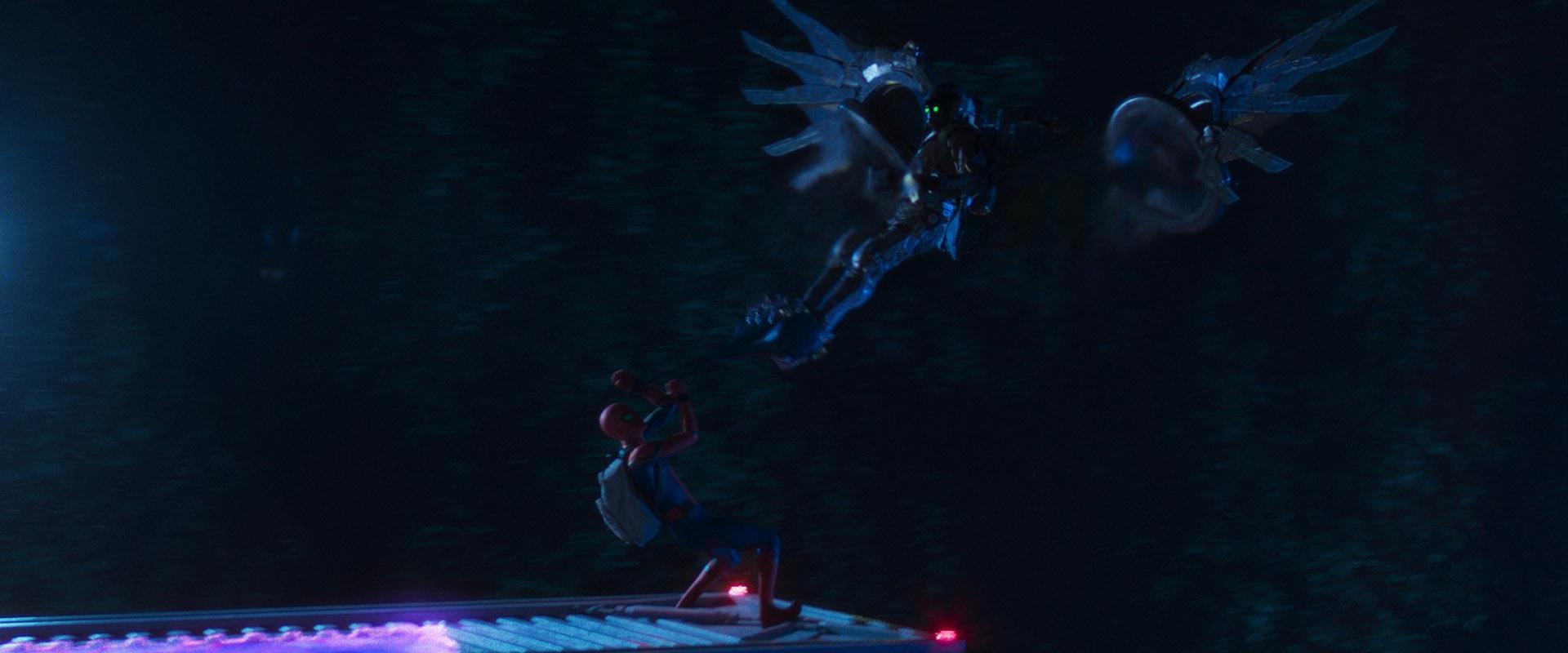 Smh spider man doit affronter le vautour