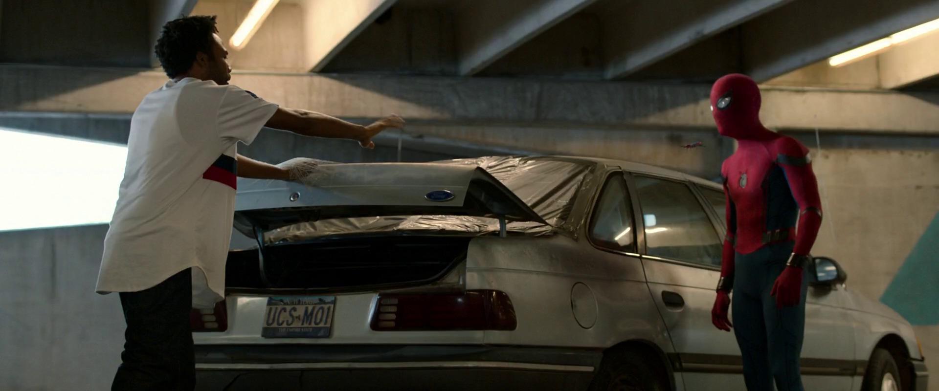 Smh spider man tente d interroger aaron davis