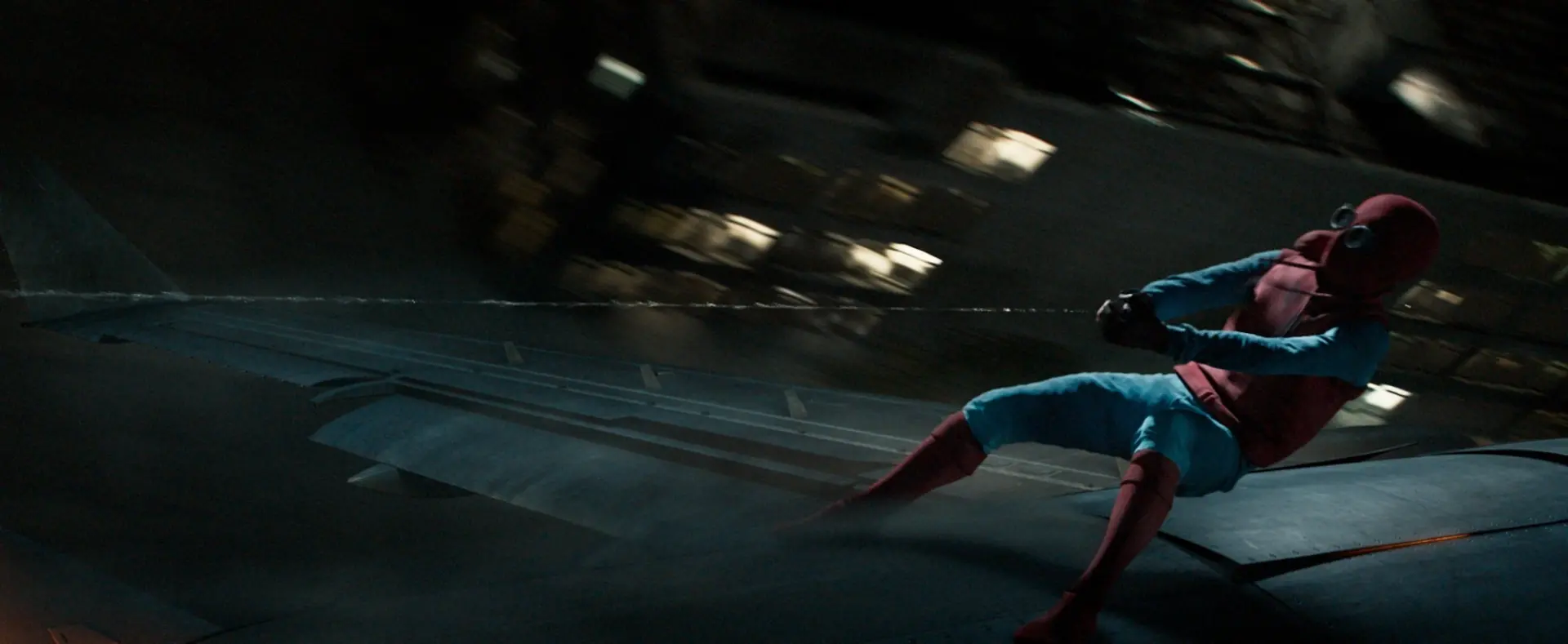Smh spider man tente de faire tourner l avion