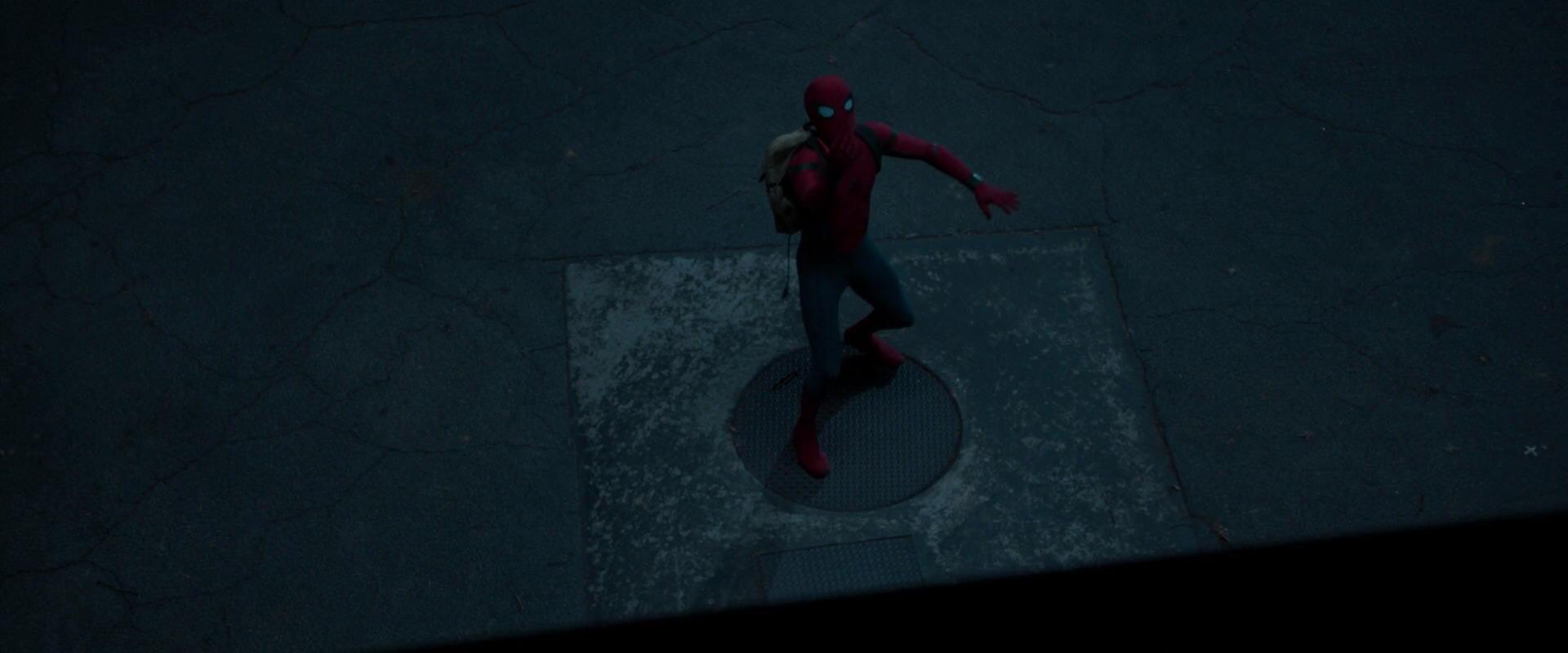 Smh spider man teste ses nouveaux lance toiles