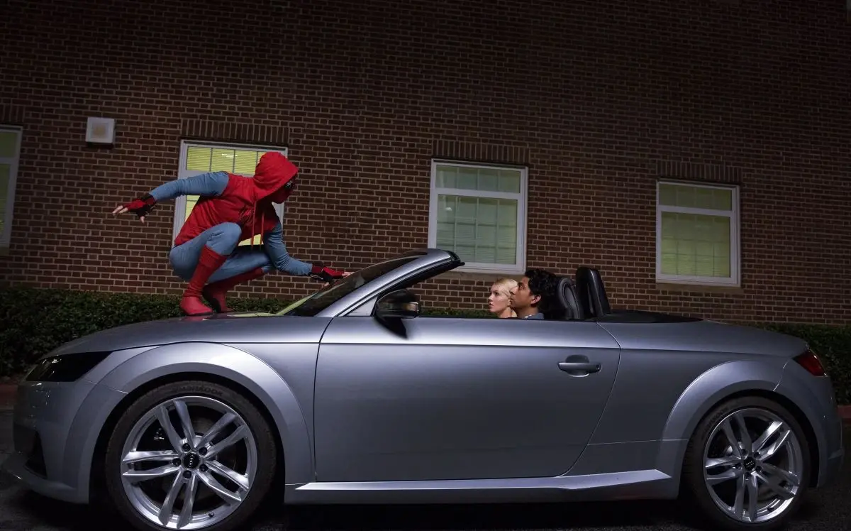 Smh spider man vole la voiture de flash thompson