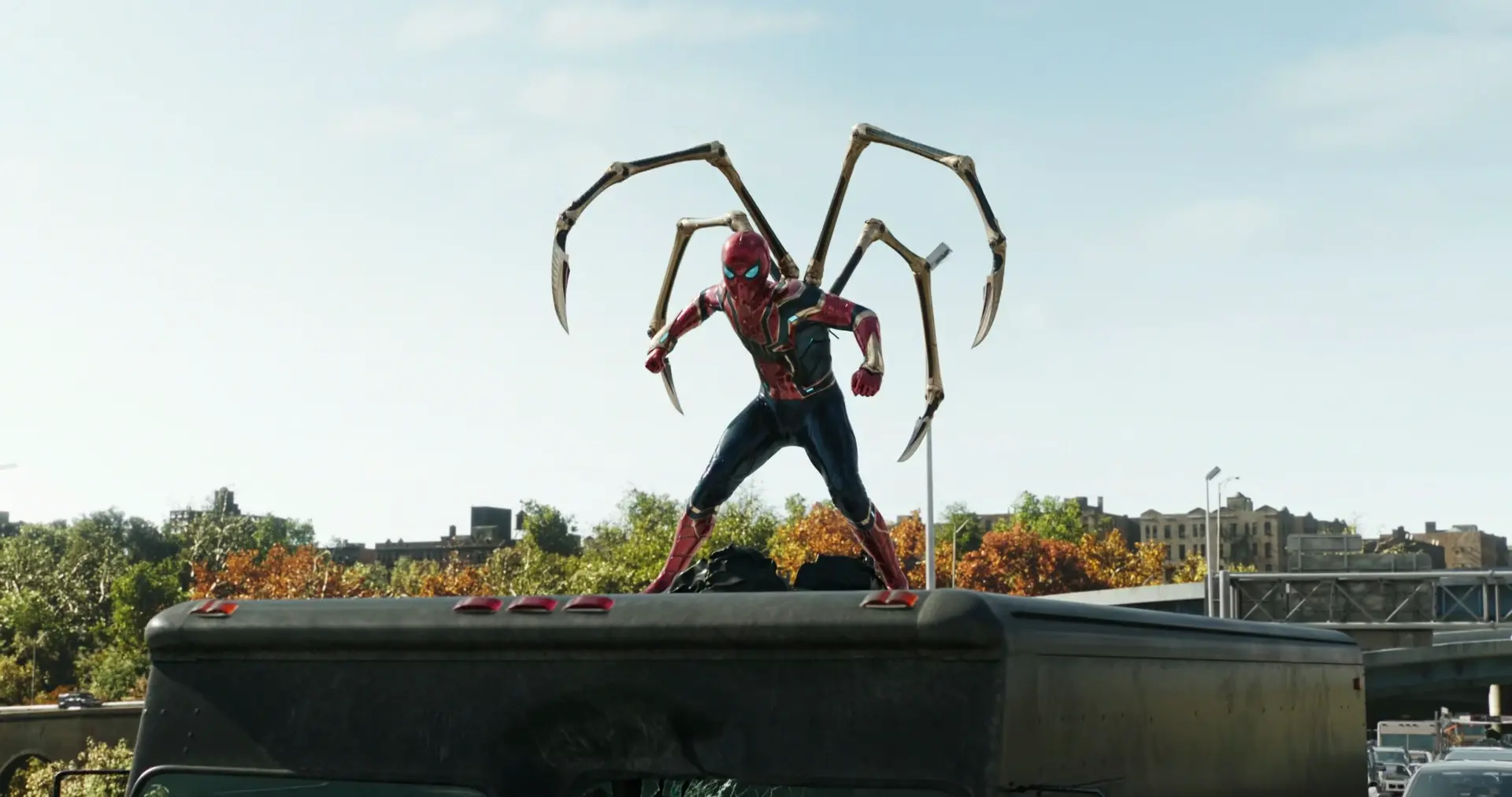 Smnwh spider man avec ses bras mecaniques
