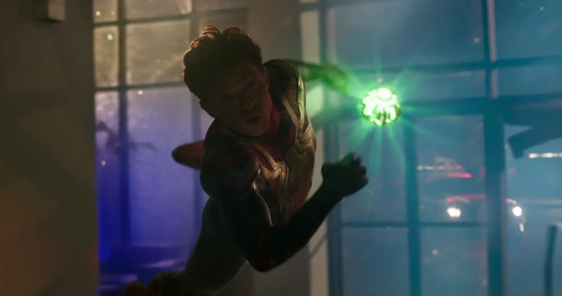 Smnwh spider man resiste a une bombe citrouille