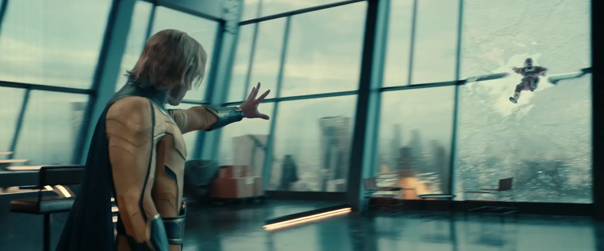 Thunderbolts sentry jette red guardian par la fenetre