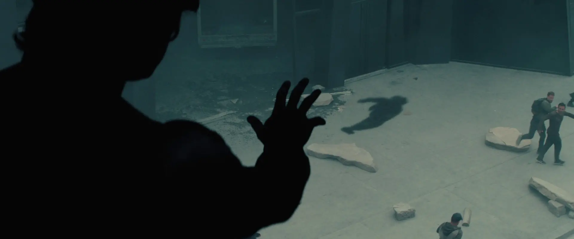 Thunderbolts void submerge des gens